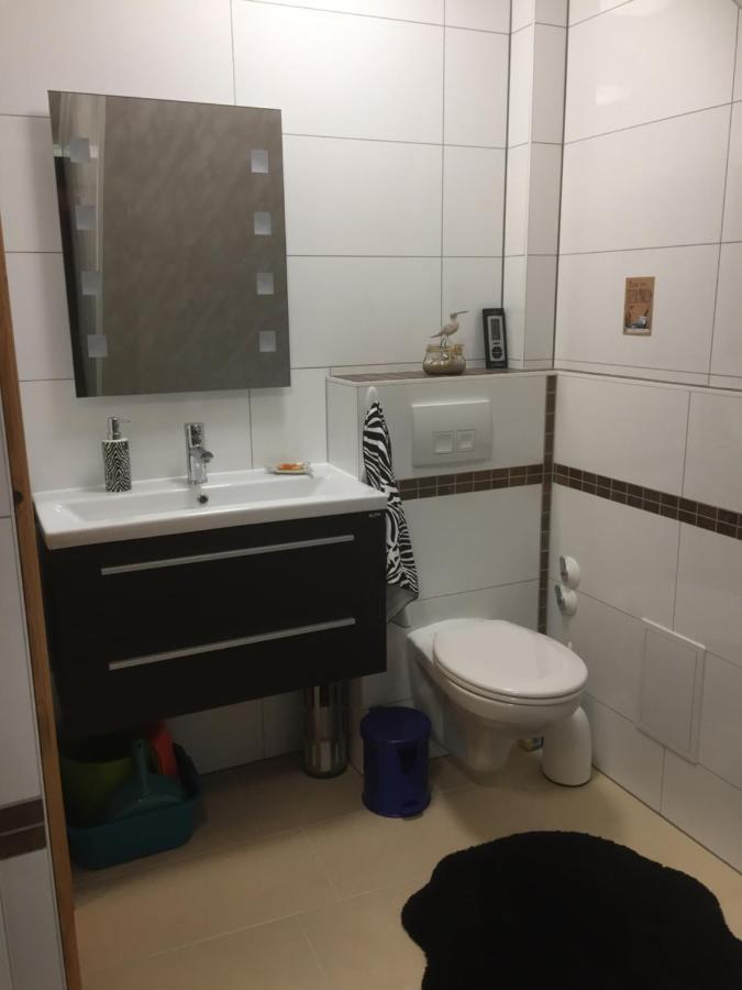 Unter Dem Dach Mit Parkplatz Apartment BRE Екстериор снимка