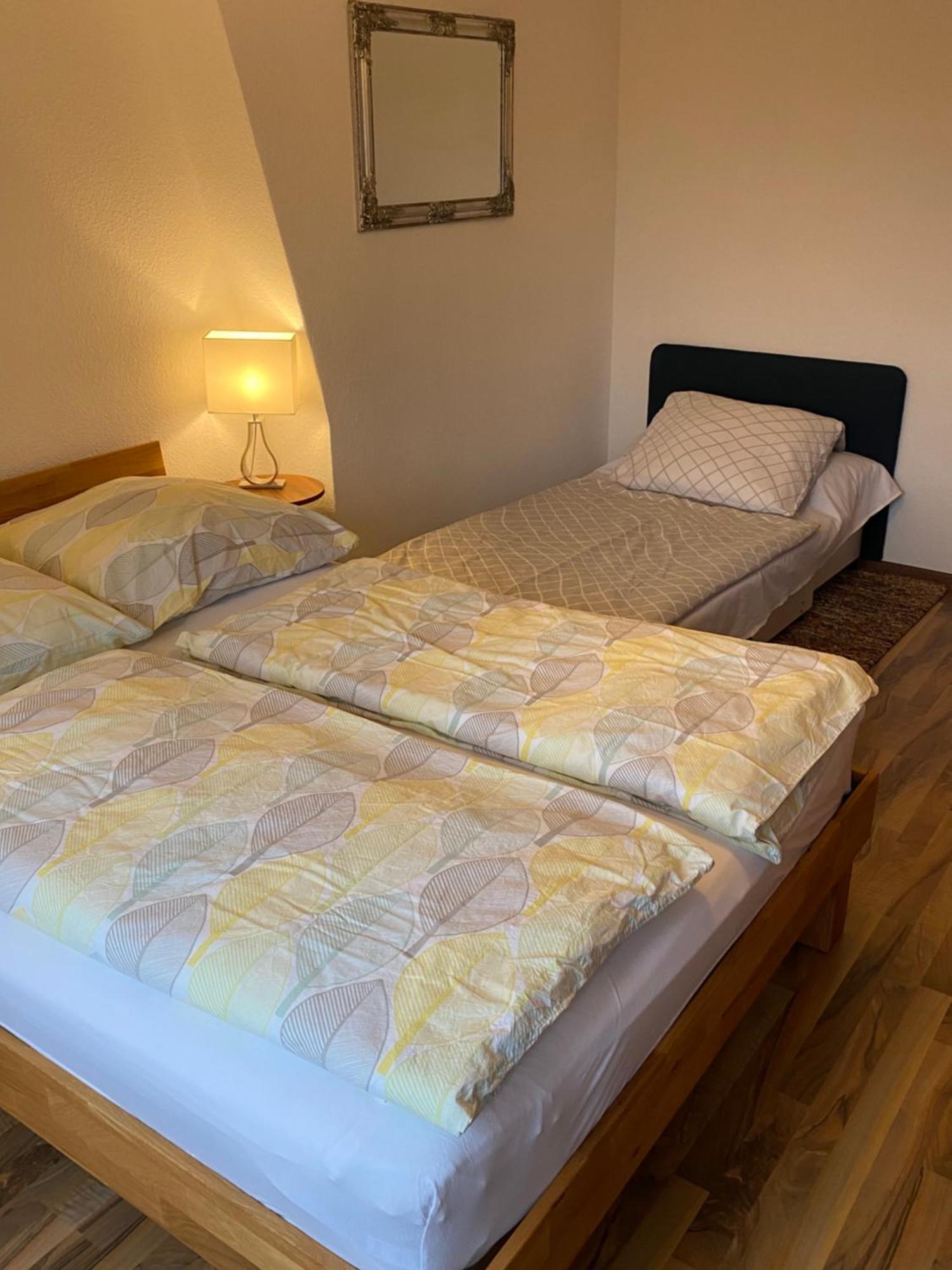 Unter Dem Dach Mit Parkplatz Apartment BRE Екстериор снимка
